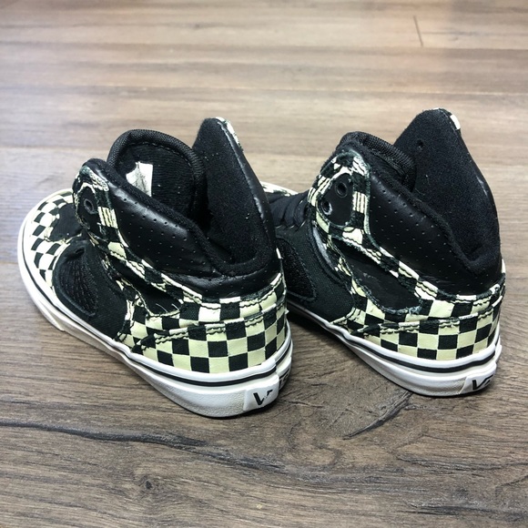 ~SOLD~ Vans Slip On Sneakers - Picture 5 of 8